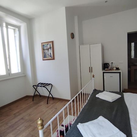 Papavero Rooms Pula Extérieur photo